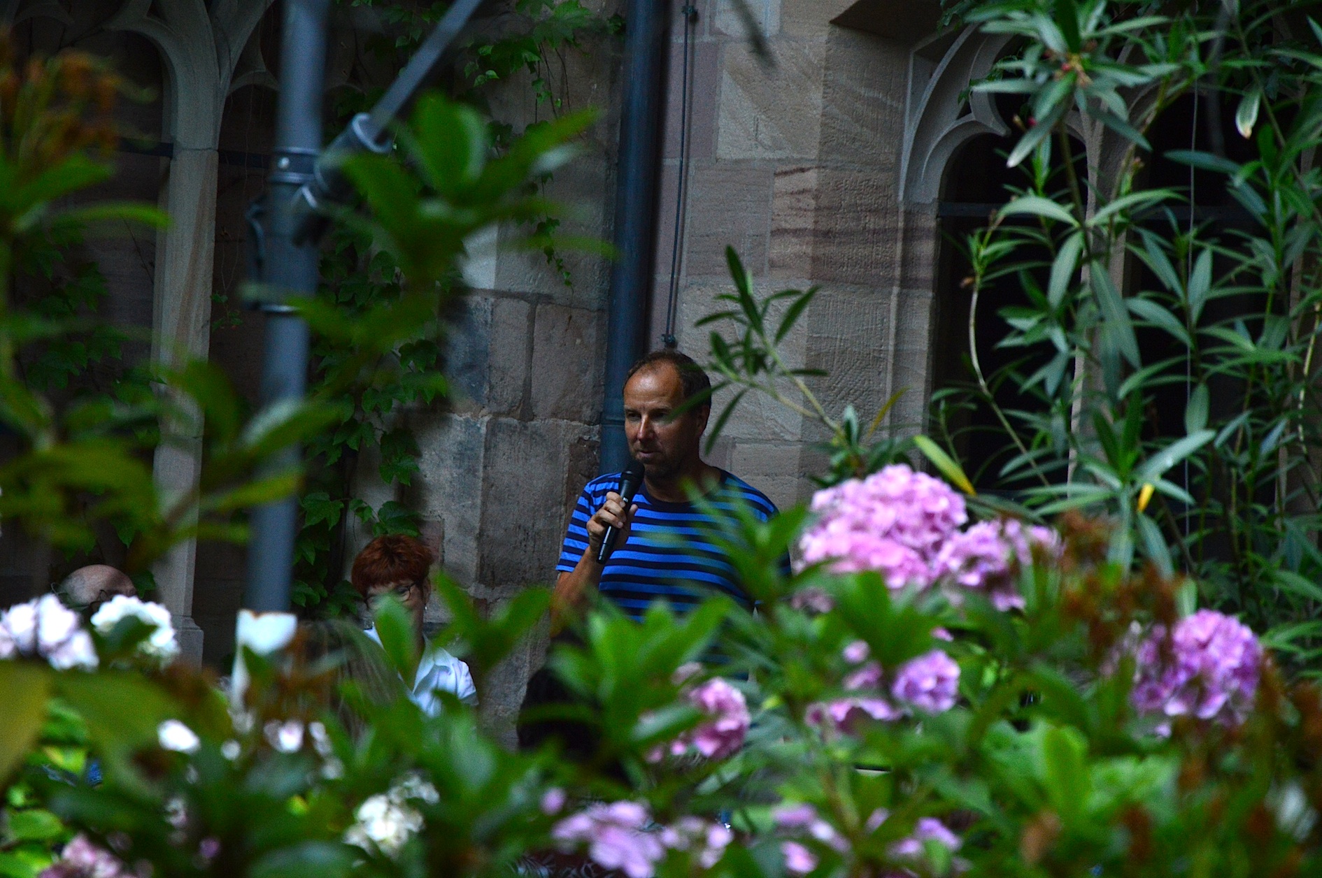 BlaetterRauschen Open Air Zeitungscafe Juli 15