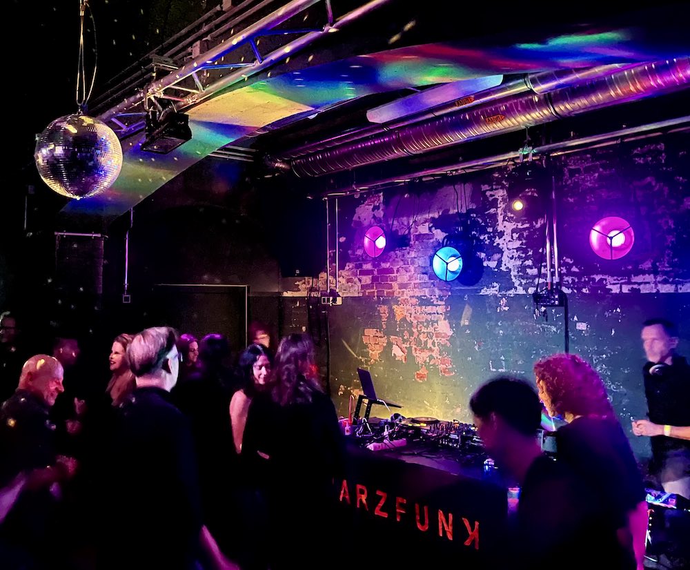 SchwarzFunk LostInWave